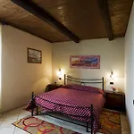 Casa de hóspedes Casale San Fedele 2*