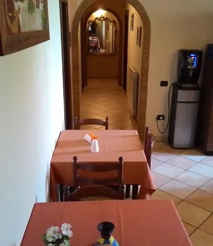 ゲストハウス Casale San Fedele 2*